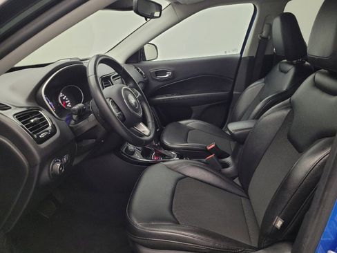 Used 2018 Jeep Compass Latitude AWD/4WD image 17