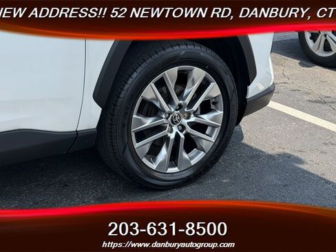 Used 2022 Toyota RAV4 XLE Premium FWD image 11