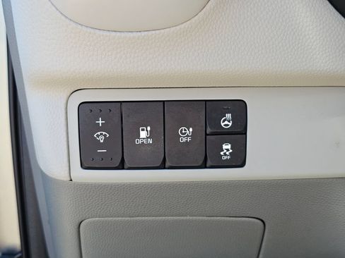 Used 2016 Kia Soul EV + w/ Paint Protection Film Package FWD image 33