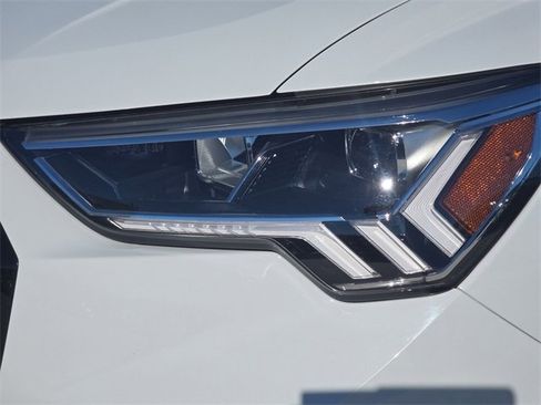 Used 2025 Audi Q3 2.0T Premium w/ Convenience Package image 35