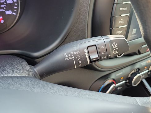 Used 2020 Kia Soul S FWD image 30