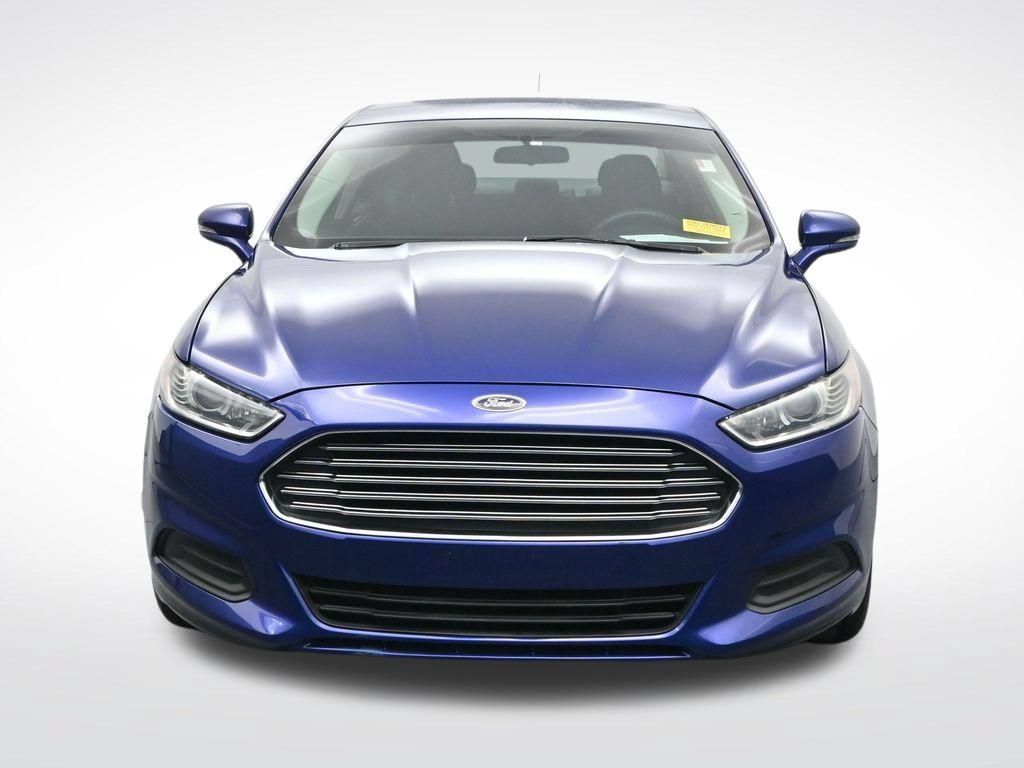 Used 2016 Ford Fusion SE FWD image 2