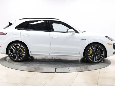 Used 2021 Porsche Cayenne Turbo S AWD/4WD image 94