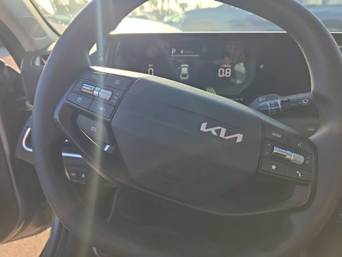 Used 2025 Kia K4 FWD image 13