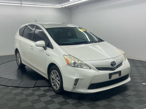 Used 2013 Toyota Prius V Three image 2