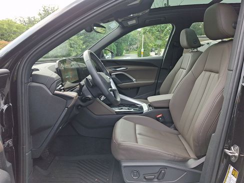 Used 2025 Audi Q5 Premium w/ Convenience Package AWD/4WD image 13