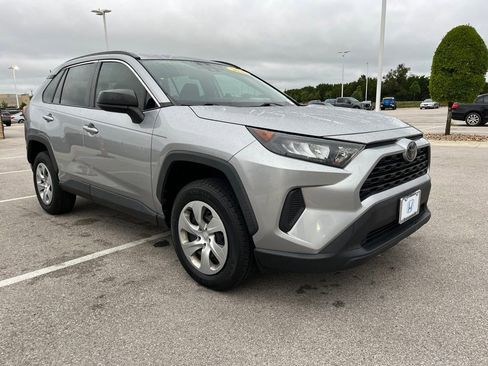 Used 2020 Toyota RAV4 LE AWD/4WD image 3