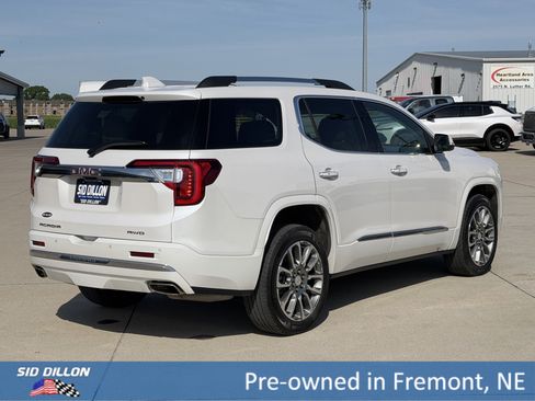 Used 2023 GMC Acadia Denali w/ Denali Technology Package AWD/4WD image 4