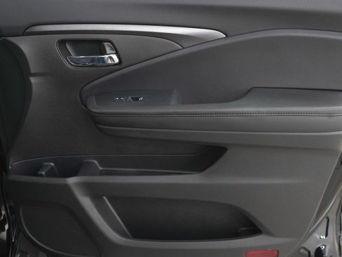 Used 2022 Honda Pilot Special Edition image 9