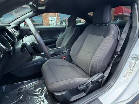 Used 2016 Ford Mustang Coupe RWD image 18