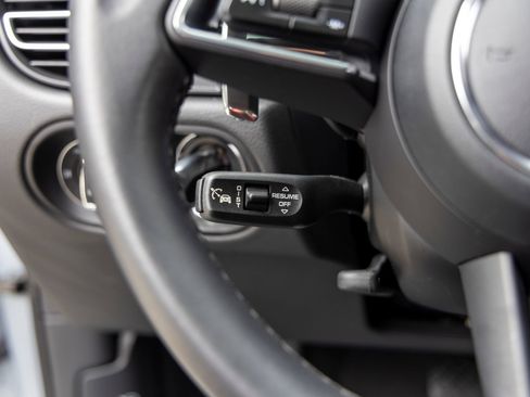 Certified 2026 Porsche Macan AWD/4WD image 37
