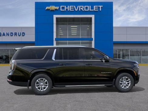 New 2026 Chevrolet Suburban LT w/ Comfort Package AWD/4WD image 5