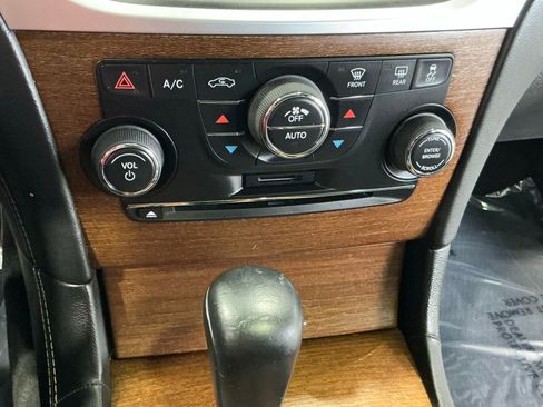 Used 2013 Chrysler 300 C Luxury Series w/ Light Group AWD/4WD image 34