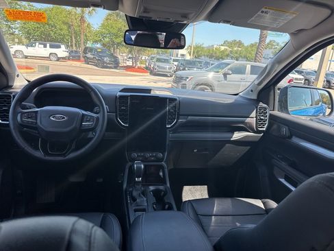 Used 2025 Ford Ranger Lariat w/ Trailer Tow Package image 23