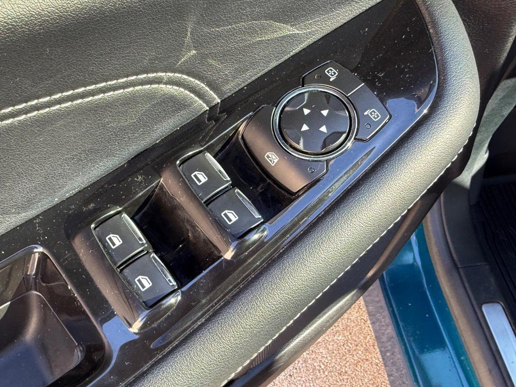 Used 2020 Ford Edge Titanium w/ Equipment Group 301A AWD/4WD image 14
