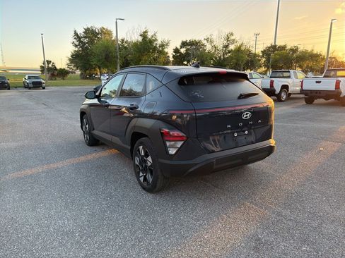 Used 2025 Hyundai Kona SEL image 3