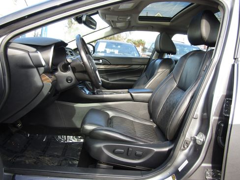 Used 2017 Nissan Maxima Platinum image 17