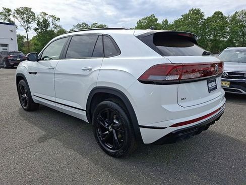 New 2026 Volkswagen Atlas Cross Sport SEL R-Line image 3