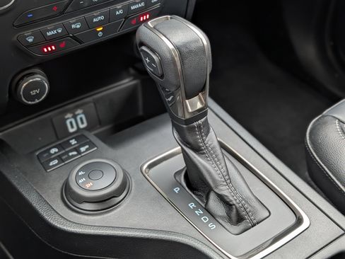 Used 2019 Ford Ranger Lariat w/ Equipment Group 501A Mid image 18