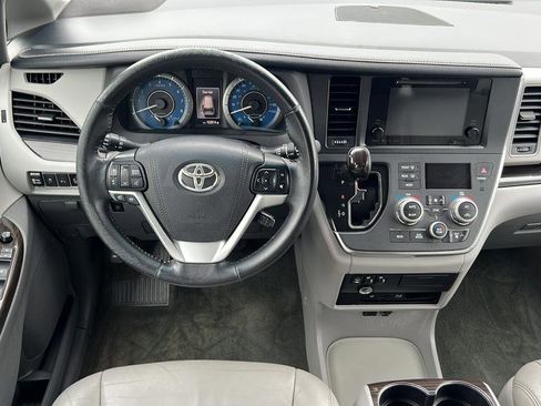 Used 2017 Toyota Sienna XLE Premium w/ Protection Package AWD/4WD image 12