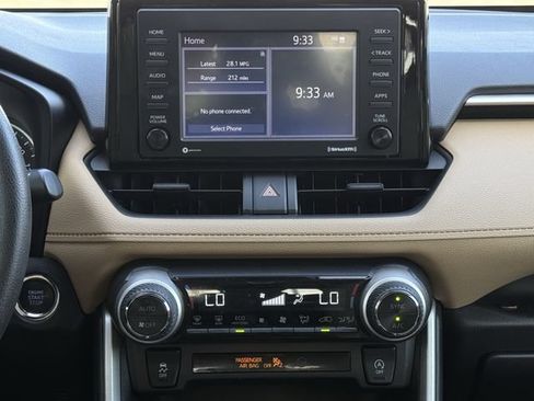 Used 2021 Toyota RAV4 XLE FWD image 16