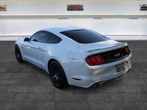 Used 2015 Ford Mustang GT RWD image 5