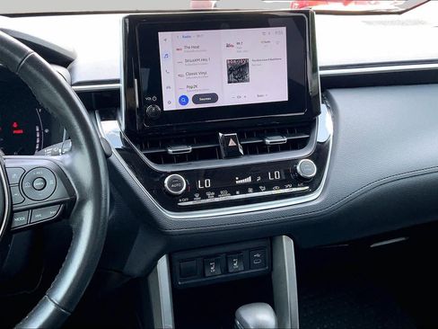Used 2023 Toyota Corolla Cross XLE w/ Convenience Package FWD image 7