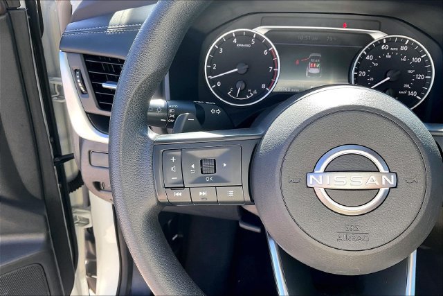 Used 2023 Nissan Rogue S AWD/4WD image 15