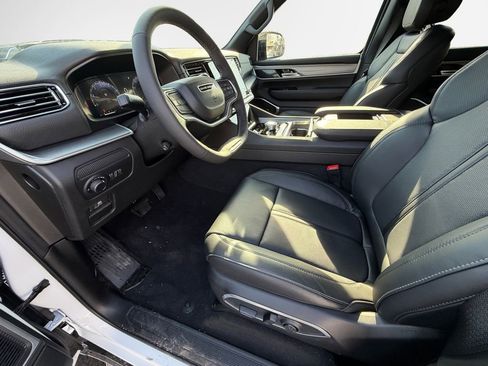 New 2026 Jeep Grand Wagoneer 4WD image 24