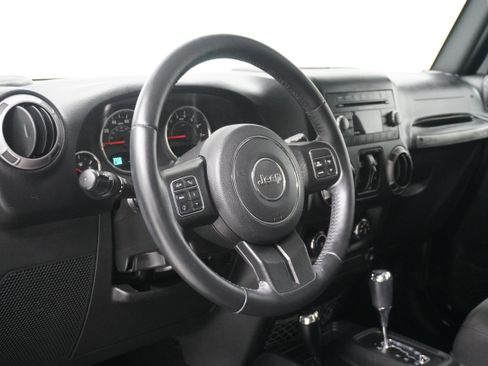 Used 2018 Jeep Wrangler Unlimited Sport S image 11
