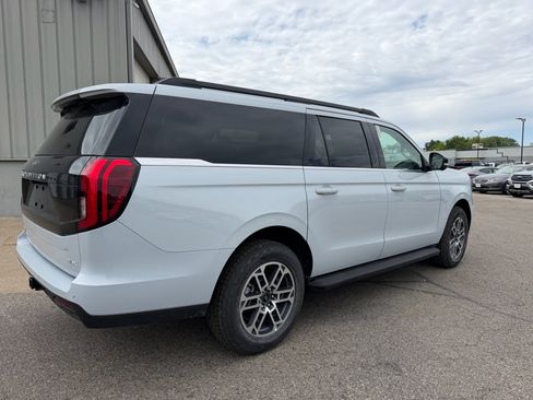 Used 2026 Ford Expedition Max Active AWD/4WD image 4