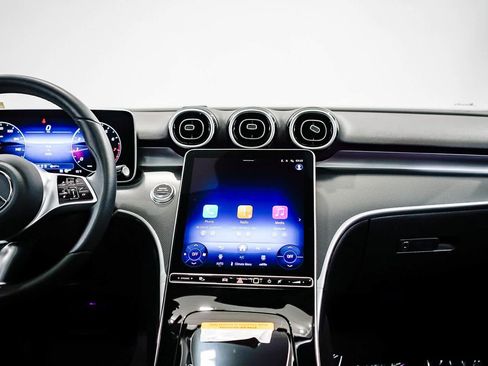 Used 2025 Mercedes-Benz C 300 Sedan image 13