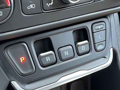 Used 2021 GMC Terrain SLT w/ Infotainment Package II AWD/4WD image 25