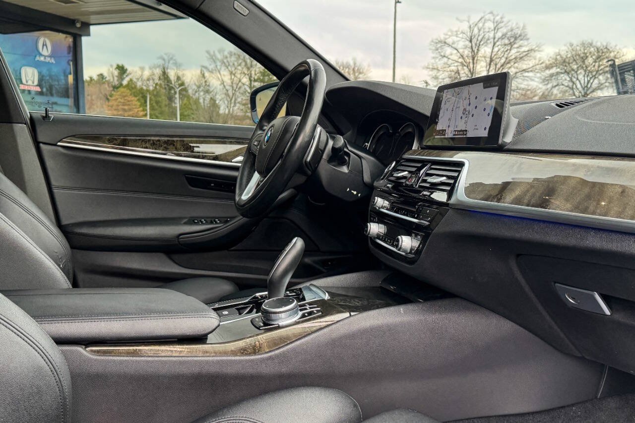 Used 2018 BMW 530i xDrive AWD/4WD image 12