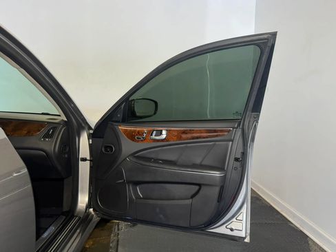 Used 2012 Hyundai Equus Signature RWD image 23