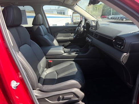 Certified 2025 Honda Pilot Touring image 26