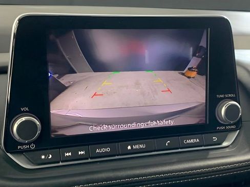 Used 2024 Nissan Rogue SV image 29