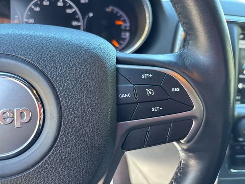 Used 2018 Jeep Grand Cherokee Altitude AWD/4WD image 26