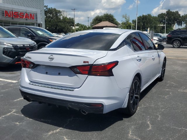 Used 2023 Nissan Altima 2.5 SR w/ SR Premium Package FWD image 5