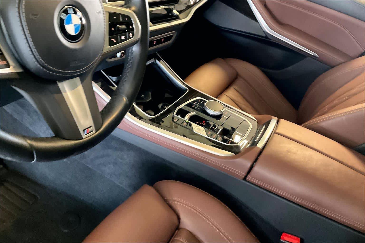 Used 2024 BMW X5 sDrive40i w/ M Sport Package RWD image 15