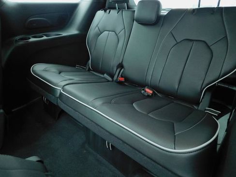 New 2026 Chrysler Pacifica Limited FWD image 26