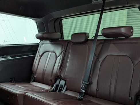 Used 2023 Ford Expedition Limited image 17