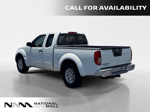 Used 2017 Nissan Frontier SV RWD image 3