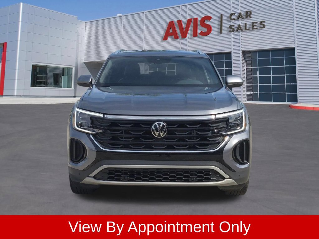Used 2025 Volkswagen Atlas Cross Sport SE FWD image 2