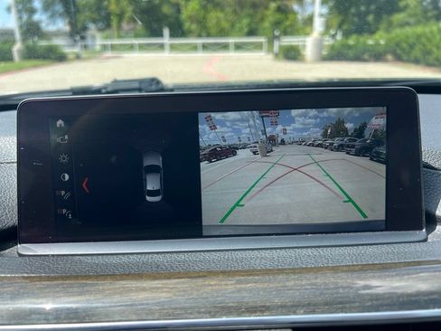 Used 2018 BMW 330e w/ Convenience Package RWD image 16