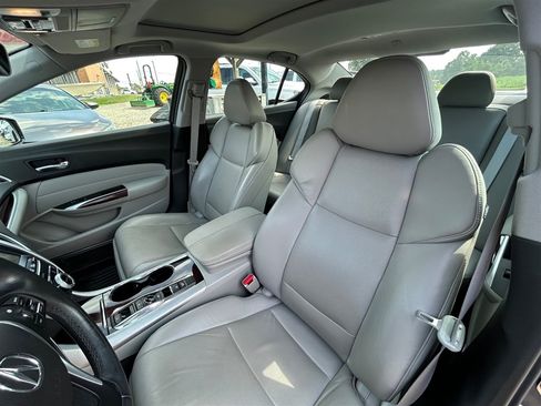 Used 2017 Acura TLX w/ Technology Package FWD image 12