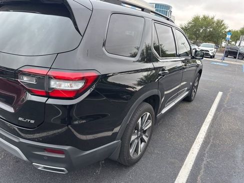 Certified 2023 Honda Pilot Elite image 5