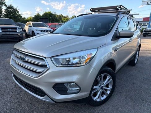 Used 2018 Ford Escape SE w/ SE Sync 3 Package image 1