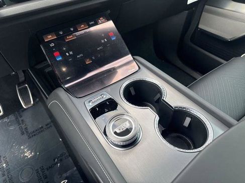 New 2026 Cadillac Vistiq Platinum image 16