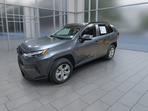 Used 2022 Toyota RAV4 XLE w/ Carpet Mat Package (TMS) AWD/4WD image 4